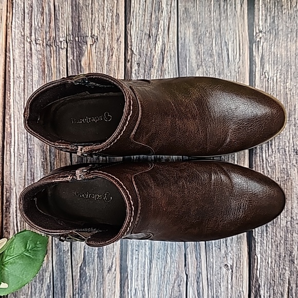BARETRAPS MEDLEY DARK BROWN LEATHER ANKLE ZIP BOOTIES - Picture 6 of 14